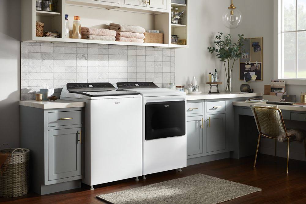 White Top-Loading Washer O670
