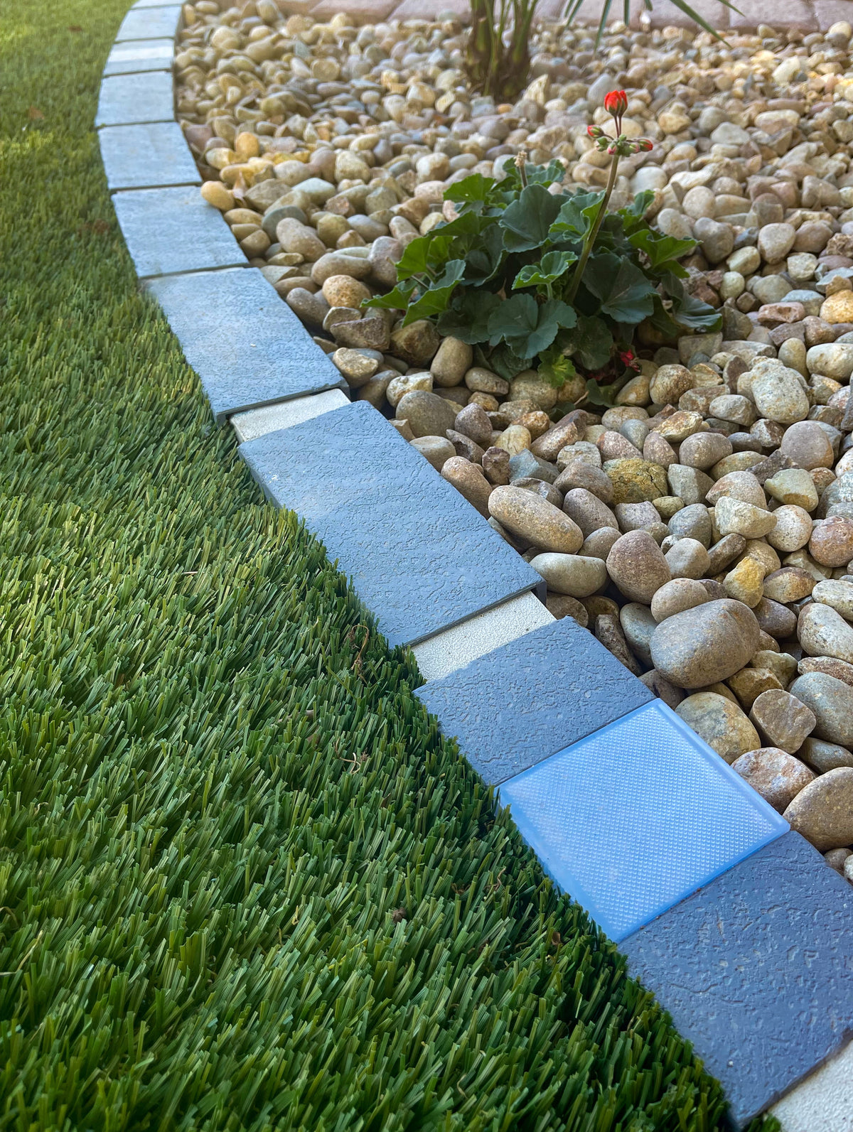 Decorative Plastic Brick Edging with 4 Built-in Solar Lights, Terra Cotta, 20-Foot Kit J211