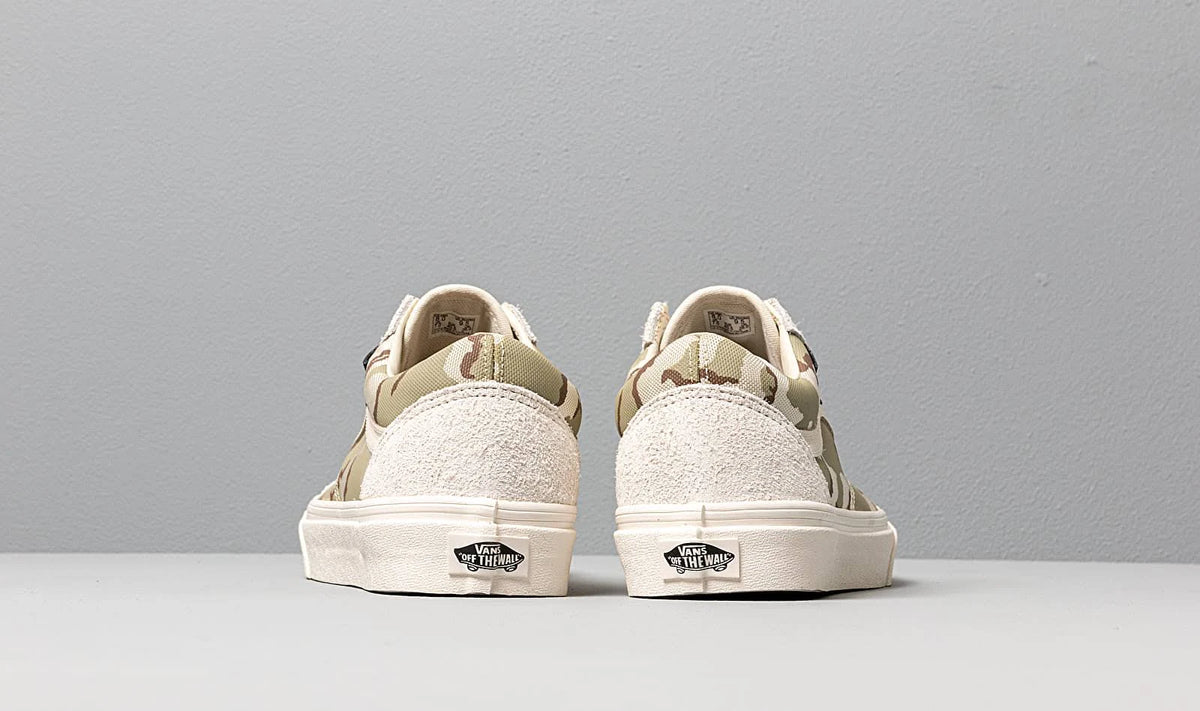 White Camo Sneakers E726
