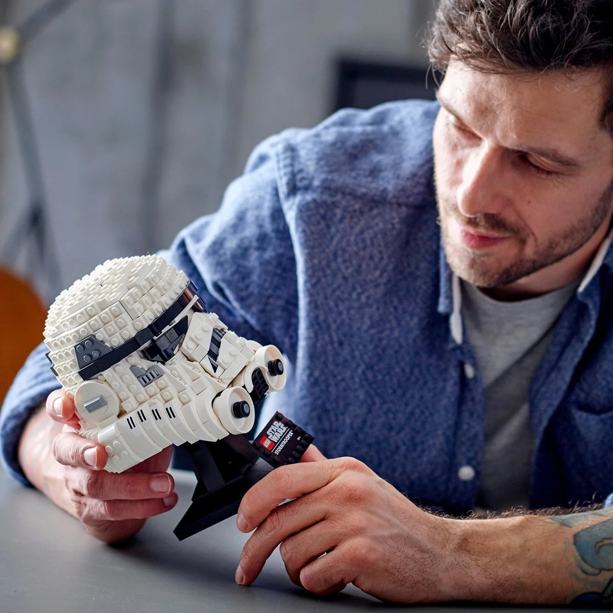 Star Wars Stormtrooper Helmet Building Kit (647 Pieces) M1518