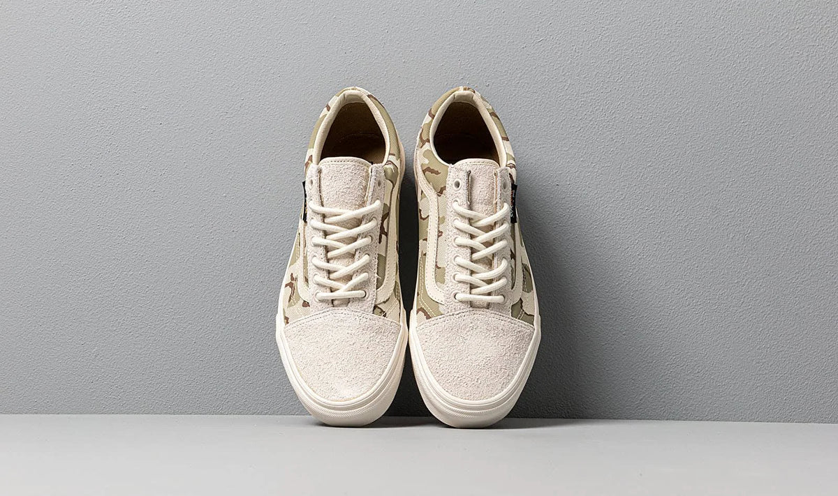 White Camo Sneakers E726