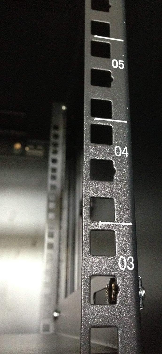 18U Wall Mount Server Rack 19 Inch Locking Network Cabinet P25697